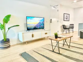 Sleek Downtown Apt | Gaslamp & Stadium Steps Away - Image 5