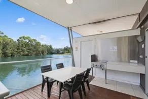 Lagoon Lodge - Image 2