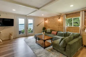 Cozy Maine Lakefront Cabin Rental - Image 5