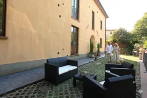 Swimming pool among the Tuscan hills - Image 4