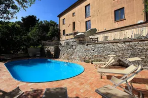 Swimming pool among the Tuscan hills - Image 5