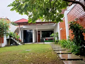 Private house with terrace and garden. - Image 2