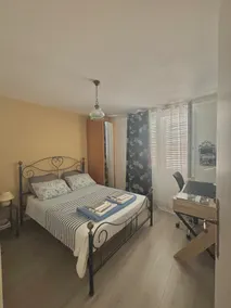 Maisonette with a charming garden and parking - Image 3