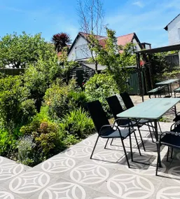 Spacious Family Home by the beach in Margate - Image 3