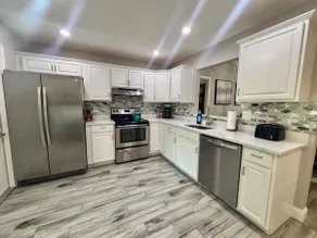 5 STAR! Hot Tub-freeHeated Pool 4BD/2Ba 2 King bed - Image 4