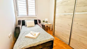City Center| Free Parking|Cute Balcony| Fast Wi-Fi - Image 5