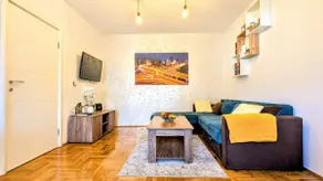 City Center| Free Parking|Cute Balcony| Fast Wi-Fi - Image 3