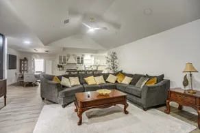 Centrally Located Eagle Pass Home w/ Pool! - Image 5