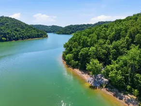 Center Hill Lakehouse | Views, Deck, Beach - Image 4