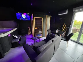 Private spa, jacuzzi, sauna - Image 2