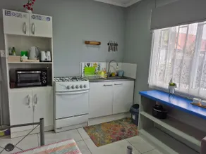 Cozy apartment with A/C, access to Route 5, terminal, Jumbo. - Image 5