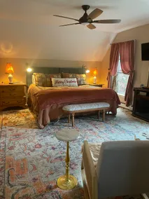Upper Sunny Side Suite - Image 4