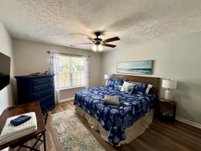 Sapphire Retreat: Pet Friendly - Walk to the Beach.  - Image 4