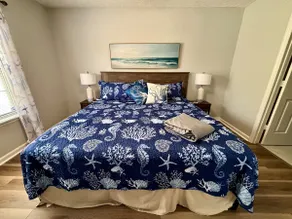 Sapphire Retreat: Pet Friendly - Walk to the Beach.  - Image 5