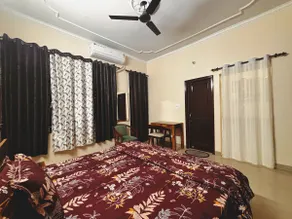 The Room @ Bel - Monte - Image 2