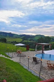Chalet with Hydro and Pool! - Image 5