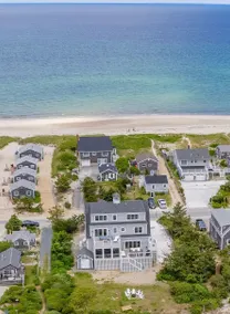 Bright & Beautiful Waterfront Cape Cod Home - Image 2