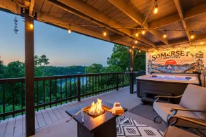 Sleeps 12 · Lakeview · Arcade · Hot Tub - Image 2