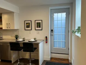 Modern Private Suite | Oakville | Parking - Image 3