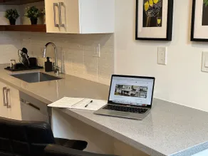 Modern Private Suite | Oakville | Parking - Image 2