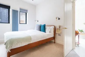 Pet-Friendly Flat with Garden Sleeps 4 - Image 4