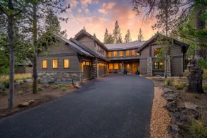 Alpine Lodge Sunriver, 5 BR Luxe, SHARC, Hot Tub, King Suites, EV, Ft Rock Park - Image 2
