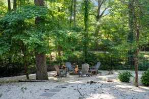 3BR Pet-Friendly Home| BigFenced Yard+Fire Pit - Image 2