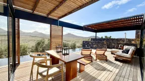 Wake up to nature in this modern glass house - Image 4