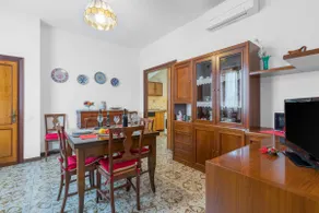 Three bedroom apartment with air conditioning - Image 2