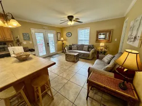 Pet-Friendly Beach Cottage with Golf Cart - Image 4