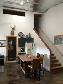 Rocky’s Lakeside Lodge - Image 5