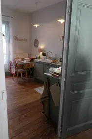 Beautiful old restored apartment - Image 4