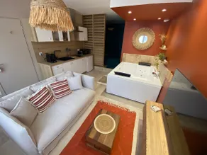 The Parenthèse: Private Jacuzzi Romantic retreat - Image 5