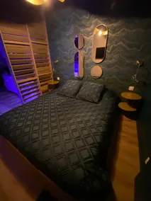 The Parenthèse: Private Jacuzzi Romantic retreat - Image 3