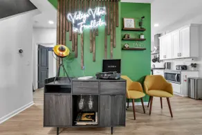 King Beds+Games | HUGE Downtown Retreat | Dogs ok! - Image 2