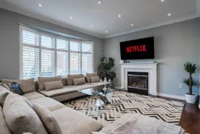 Spacious 5-Bed Home Near Airport| Free Parking+PS5 - Image 4