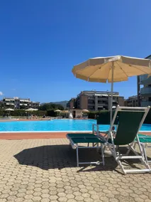 Quiet apartment with pool - Image 2