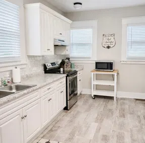 <|Midtown Porchside |> - Image 4