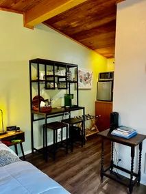 Petite Suite Near Bay Street - Image 2