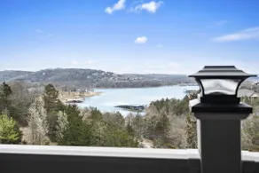 Modern Luxury Condo with Private Deck, Amazing Views, Near SDC with Free Tickets - Image 2