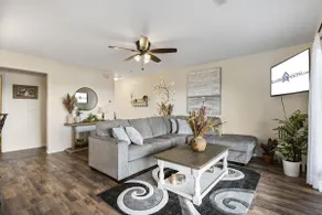 Modern Luxury Condo with Private Deck, Amazing Views, Near SDC with Free Tickets - Image 4
