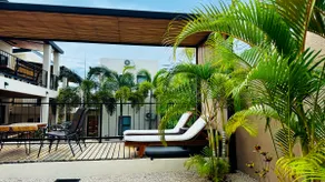 A loft in a condominium with a swimming pool and solarium - Image 4