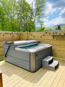 New home & hot tub, perfect location! - Image 3