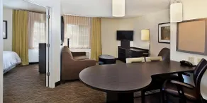 Near Central Jersey Regional Airpt! THREE Suites! - Image 3