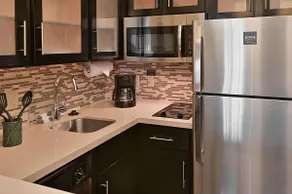 Convenient Stay! w/ Outdoor Pool, Free Breakfast - Image 4