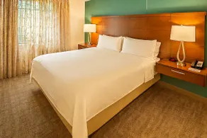 Pet-friendly and Modern 2BR Suite w/ Kitchen! Outdoor Pool, FREE Breakfast! - Image 2