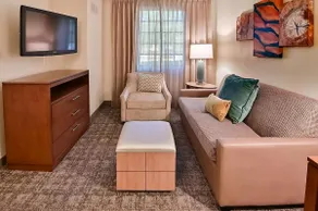 Pet-friendly and Modern 2BR Suite w/ Kitchen! Outdoor Pool, FREE Breakfast! - Image 3
