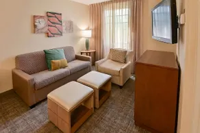 Pet-friendly and Modern 2BR Suite w/ Kitchen! Outdoor Pool, FREE Breakfast! - Image 3