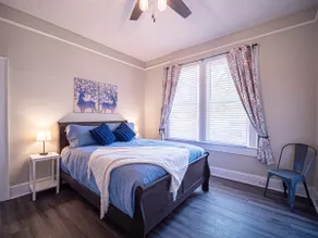 Marietta Square's Home Away! - Image 3
