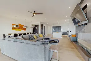 Sweeping Bay Views, Room for all & a Hidden Door - Image 5